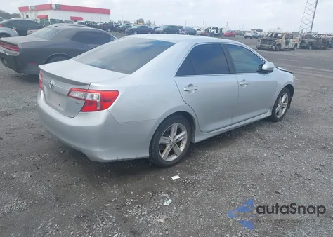 2014 Toyota Camry Se z USA, uszkodzony, nr VIN 4T1BF1FK8EU321916
